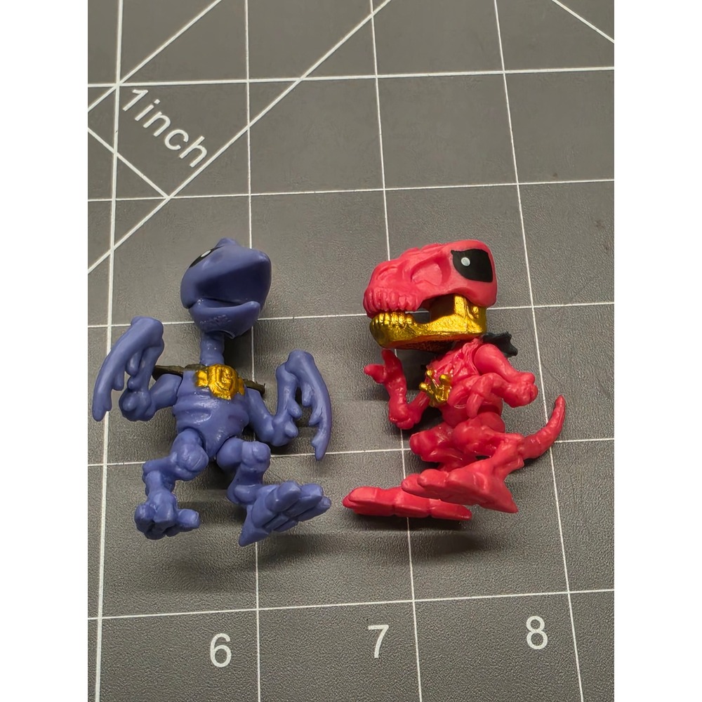 Moose Toys Treasure X Dino Gold Skeleton Figures Red T-Rex Purple Pterodactyl
